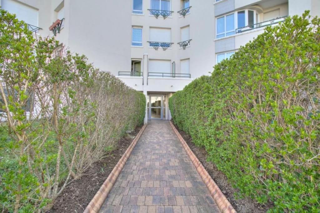 Studio Spacieux Avec Terrasse Et Parking Viry-Châtillon Exteriér fotografie